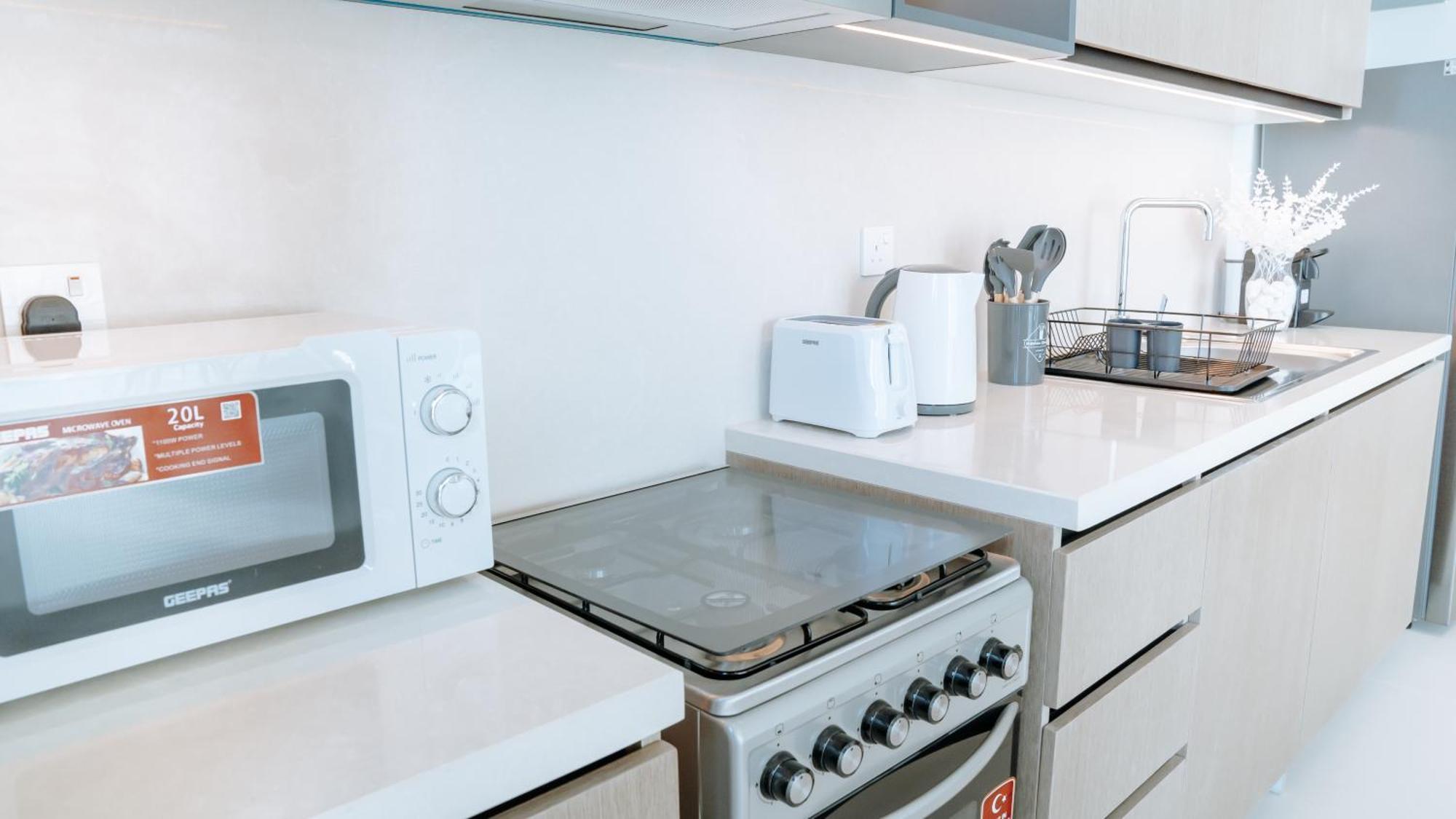 Modern 2br Near Mall & Burj Khalif Ferienhaus *
