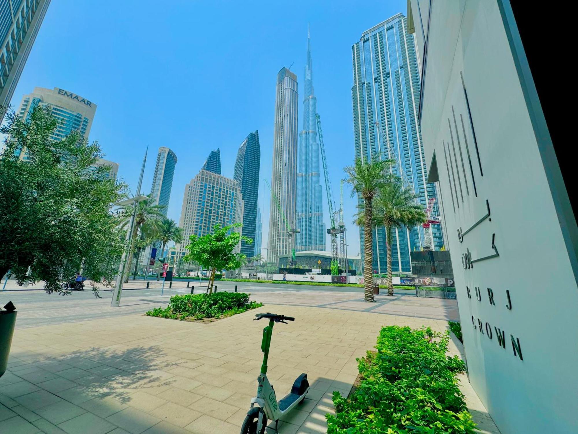 Modern 2br Near Mall & Burj Khalif Ferienhaus *
